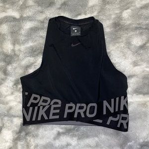 Nike women’s workout top